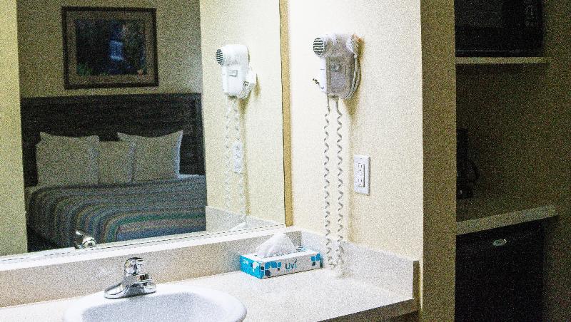 Clatskanie River Inn image