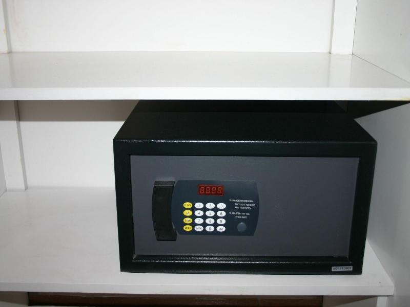 Cardogan Hotel image