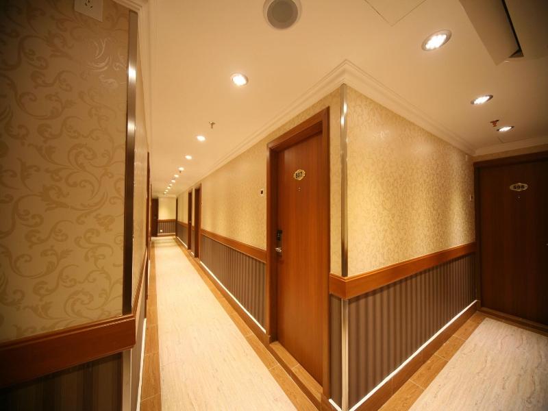 Cardogan Hotel image