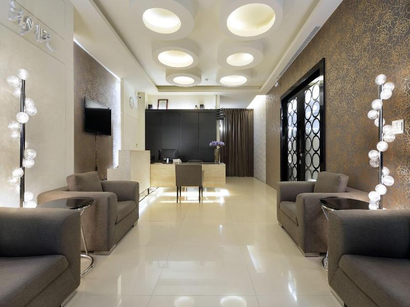 Hu Yue Lakeview Hotel image