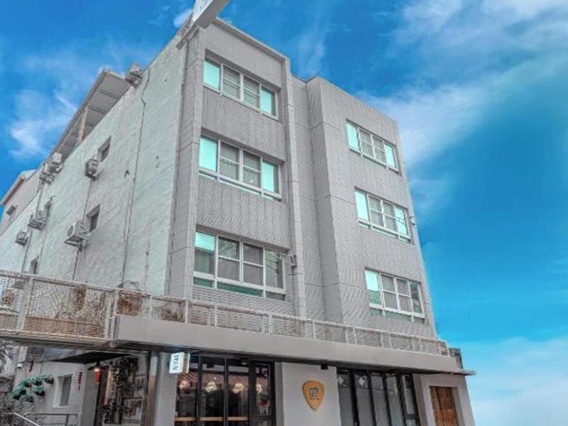 Light Hostel - Chiayi image