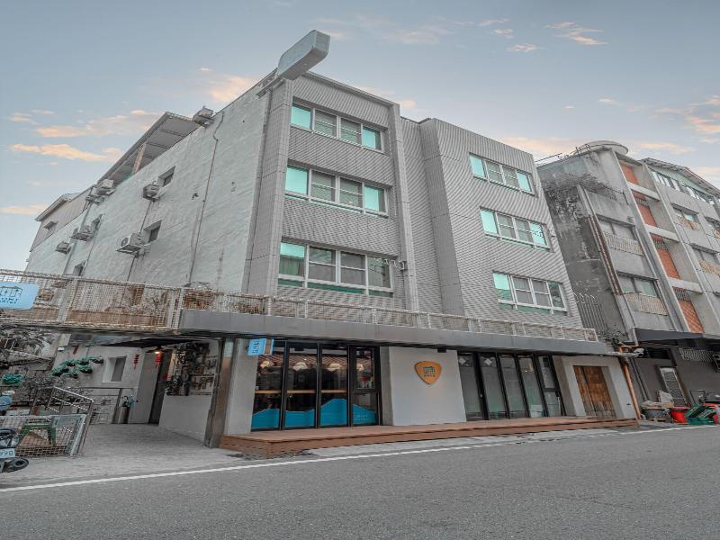 Light Hostel - Chiayi image