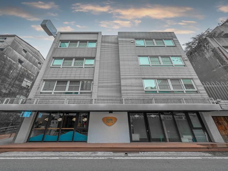 Light Hostel - Chiayi image