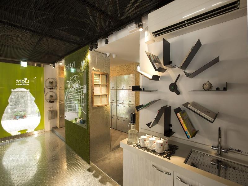 Light Hostel - Chiayi image