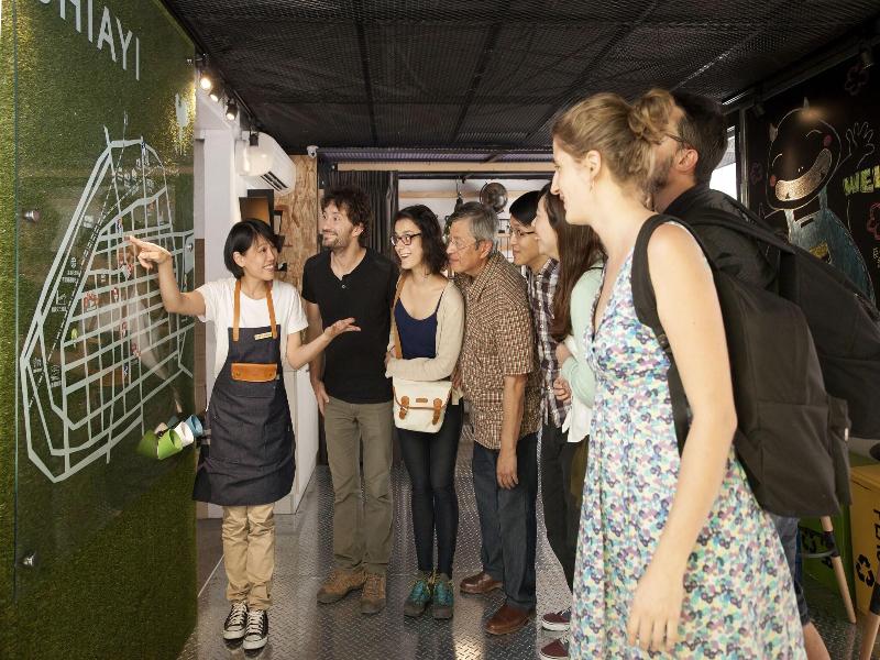 Light Hostel - Chiayi image