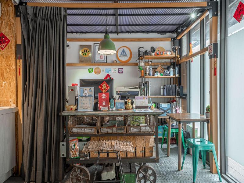 Light Hostel - Chiayi image