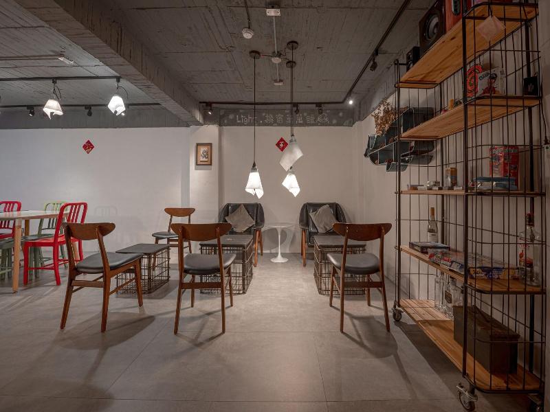 Light Hostel - Chiayi image