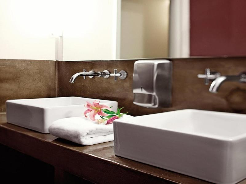 Five Elements Hostel image