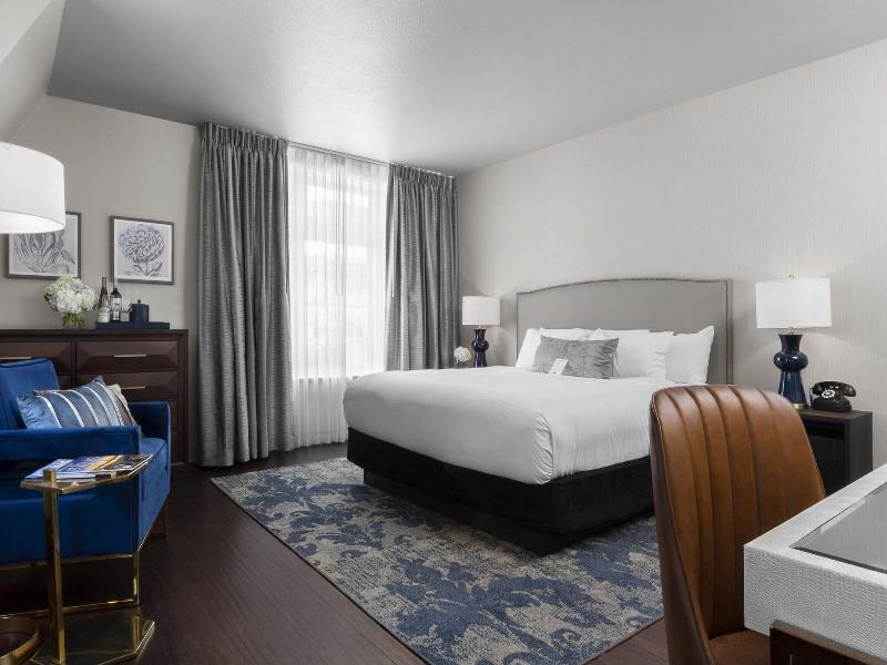Seven Gables Inn image