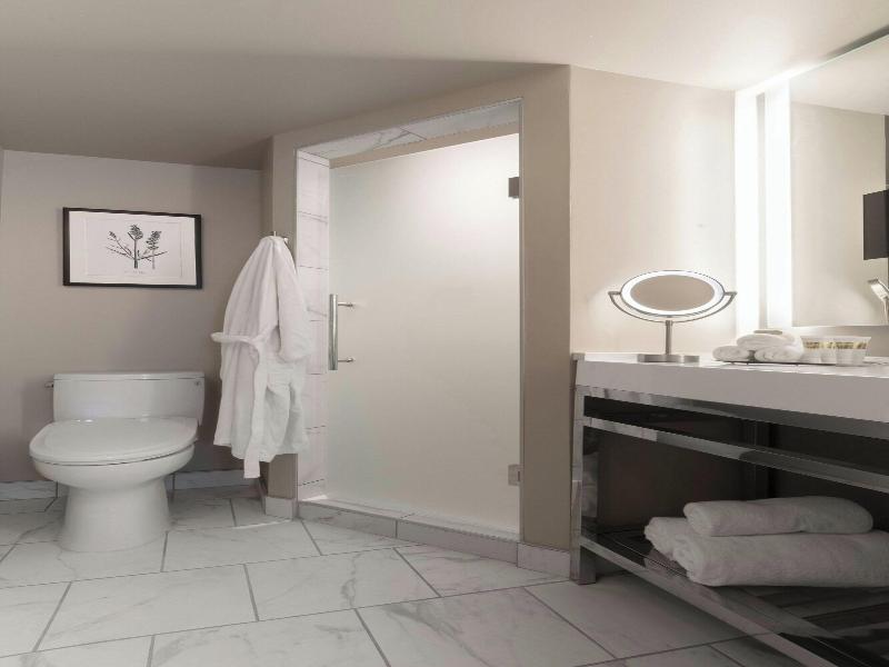 Seven Gables Inn image