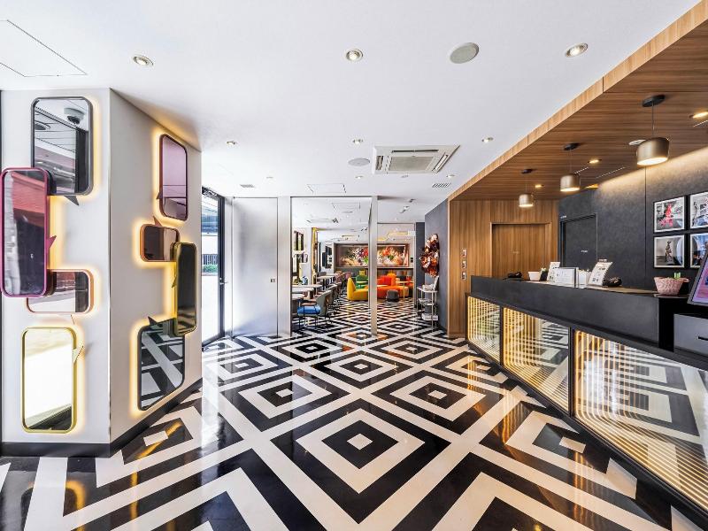 Hotel WBF Hommachi image