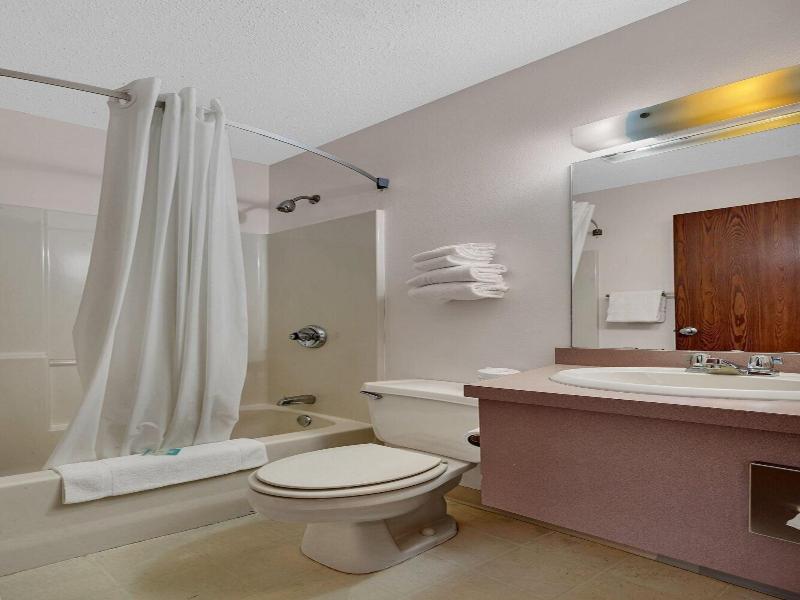 Magnuson Hotel Nisswa image