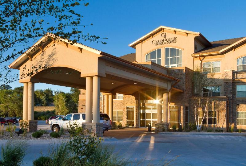 Clubhouse Hotel & Suites Pierre image