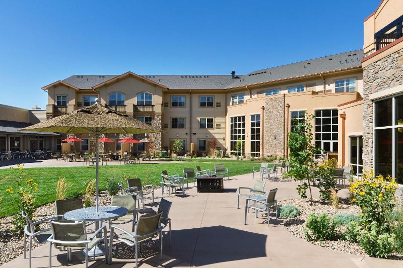 Clubhouse Hotel & Suites Pierre image