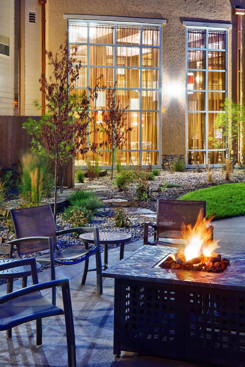 Clubhouse Hotel & Suites Pierre image