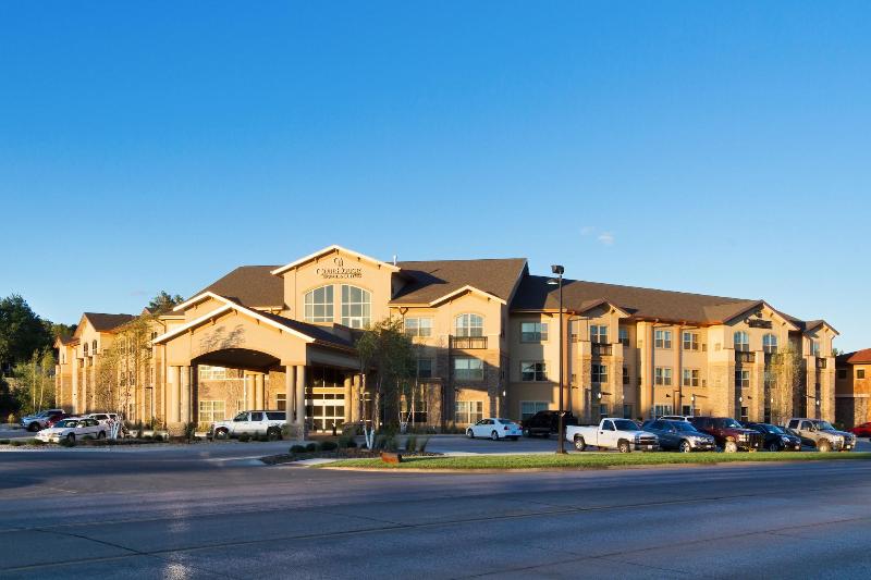 Clubhouse Hotel & Suites Pierre image