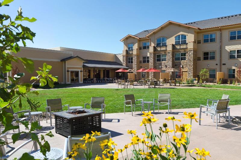 Clubhouse Hotel & Suites Pierre image
