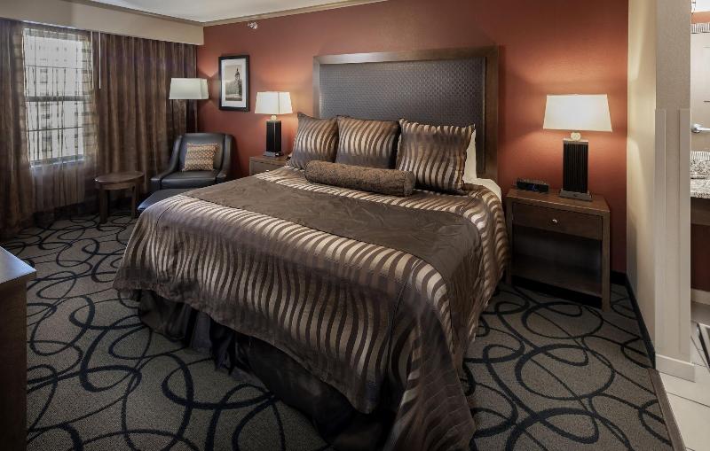 Clubhouse Hotel & Suites Pierre image