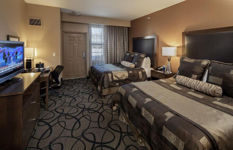 Clubhouse Hotel & Suites Pierre image