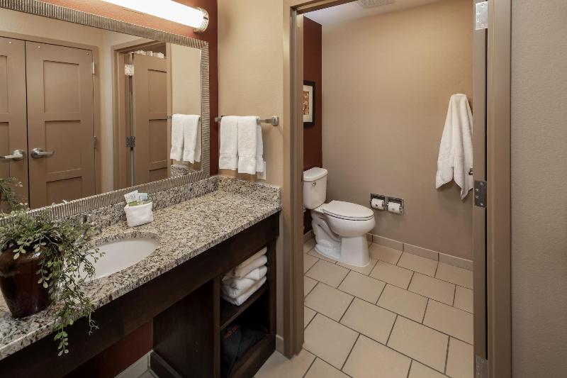 Clubhouse Hotel & Suites Pierre image