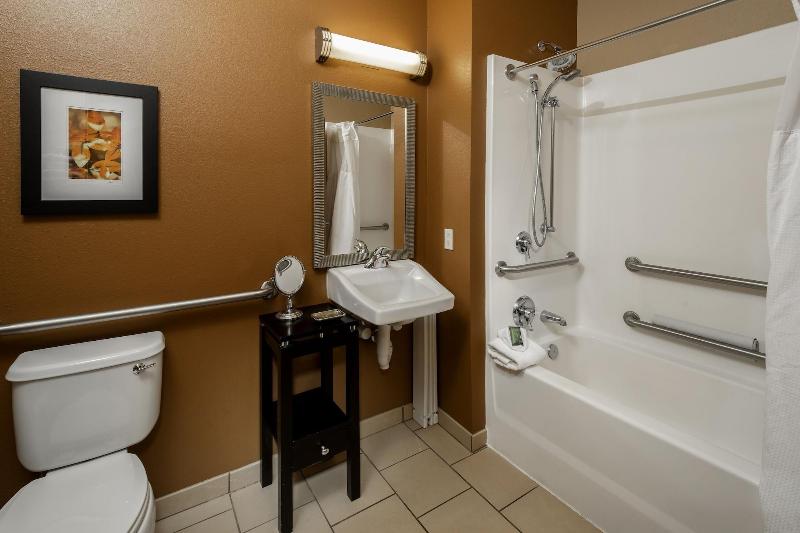 Clubhouse Hotel & Suites Pierre image