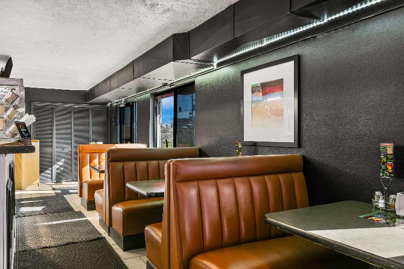 Americas Best Value Inn Lincoln Airport image