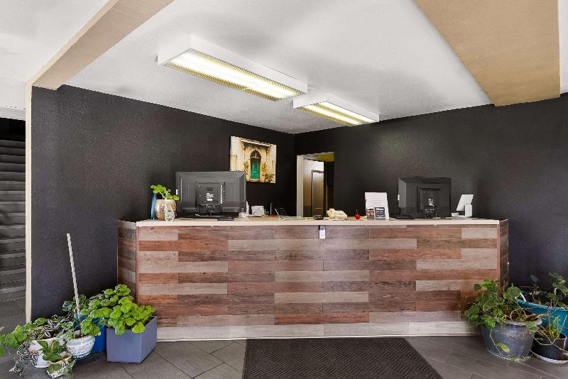 Americas Best Value Inn Lincoln Airport image