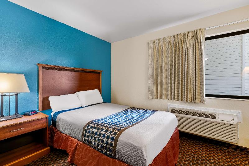 Americas Best Value Inn Lincoln Airport image