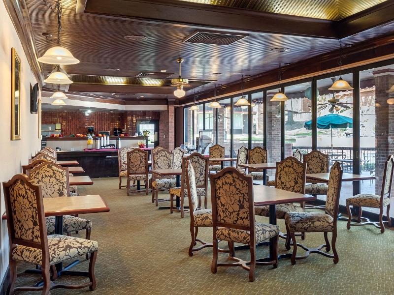 Magnuson Grand Hotel and Conference Center Tyler image