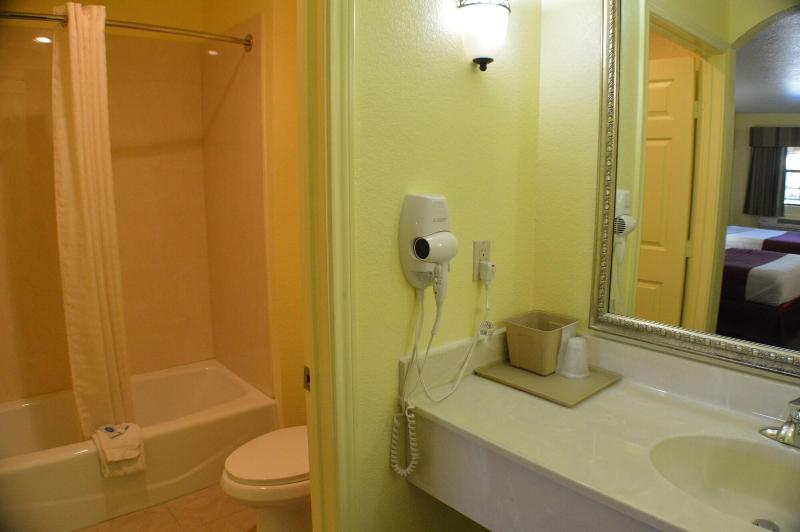 Scottish Inns Fort Worth image