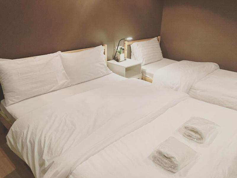 Room Doze Apartments image