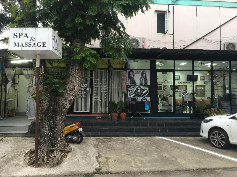 Room Doze Apartments image