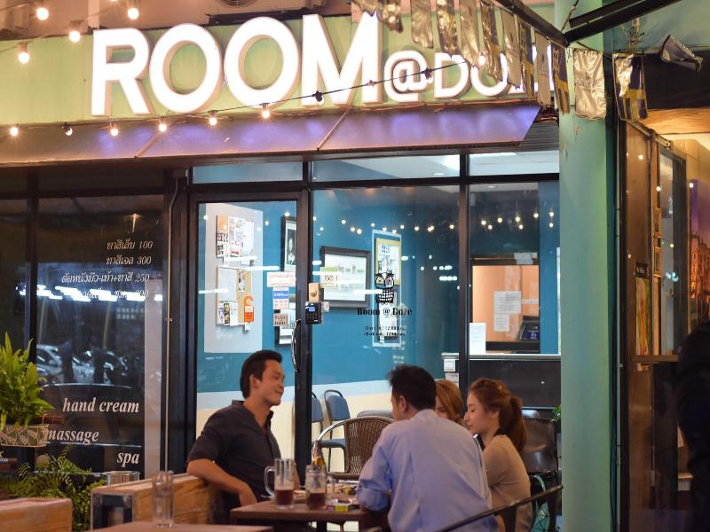 Room Doze Apartments image