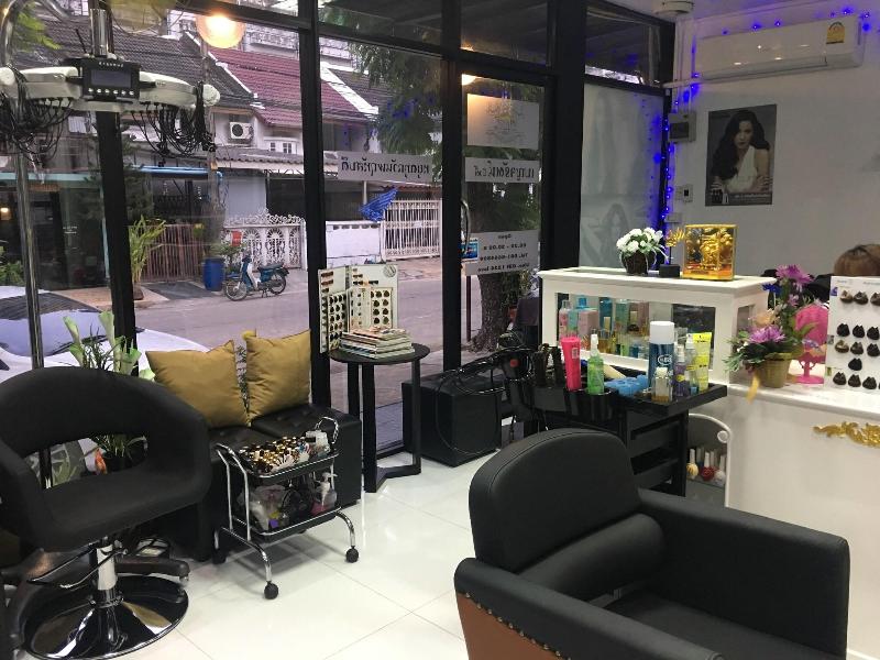Room Doze Apartments image