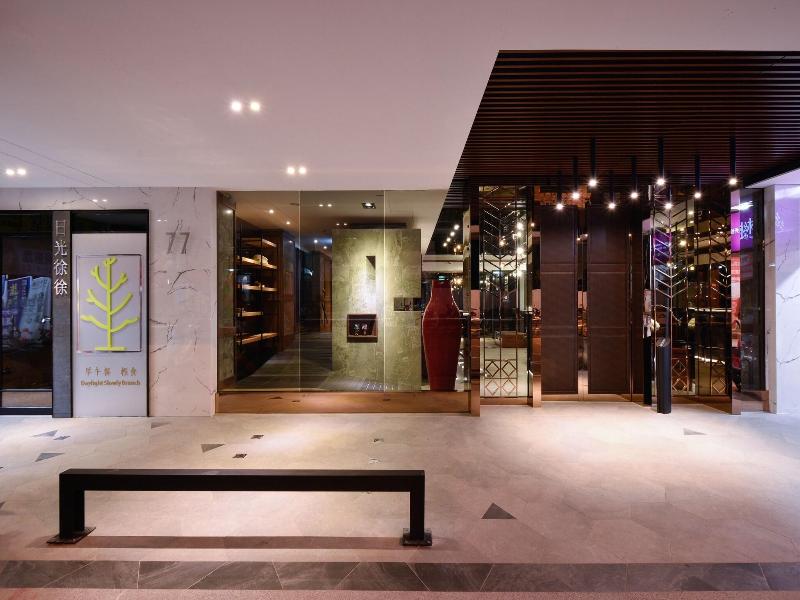 3 Door Hotel image
