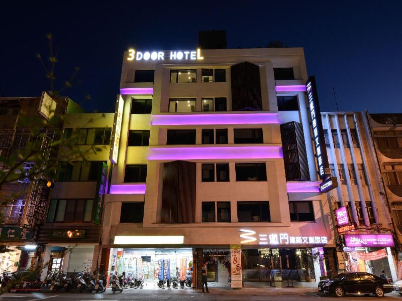 3 Door Hotel image