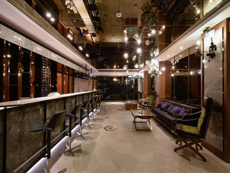 3 Door Hotel image