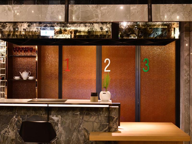 3 Door Hotel image