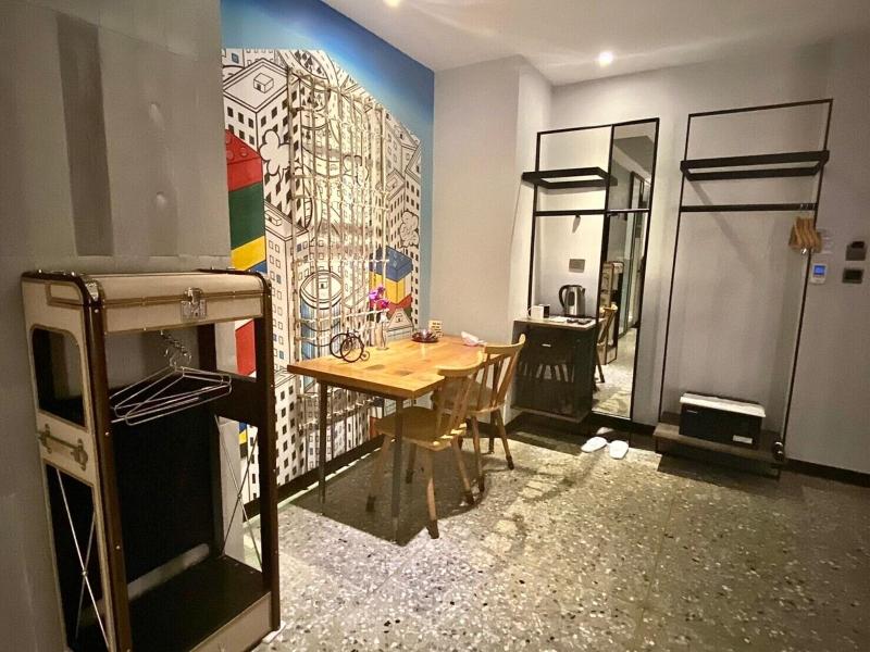 3 Door Hotel image