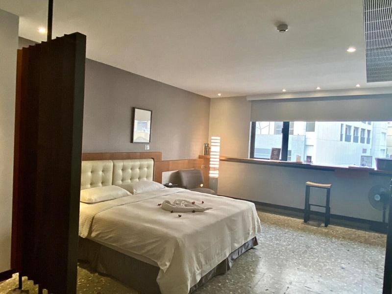 3 Door Hotel image