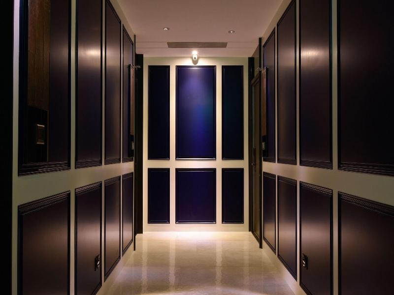 3 Door Hotel image