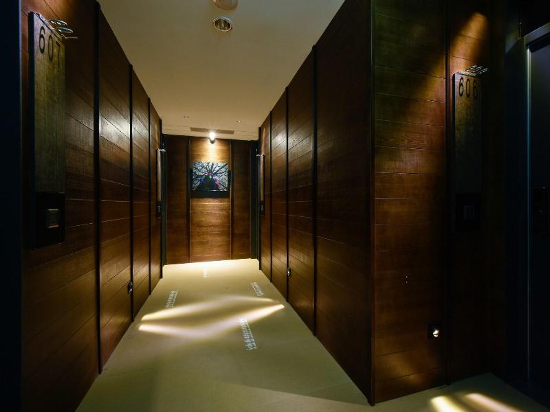 3 Door Hotel image