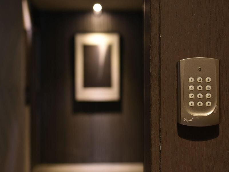 3 Door Hotel image