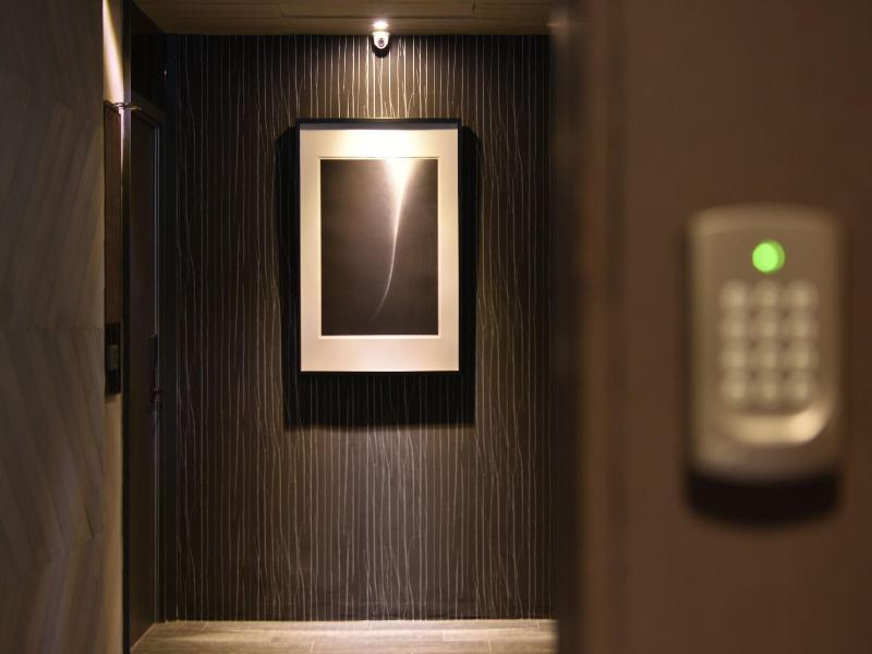 3 Door Hotel image