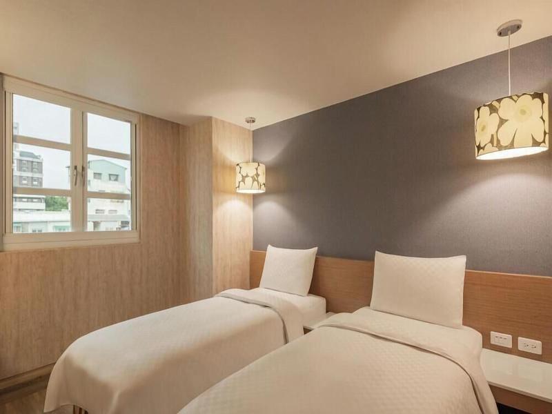 Kindness Hotel Tainan Chihkan Tower image