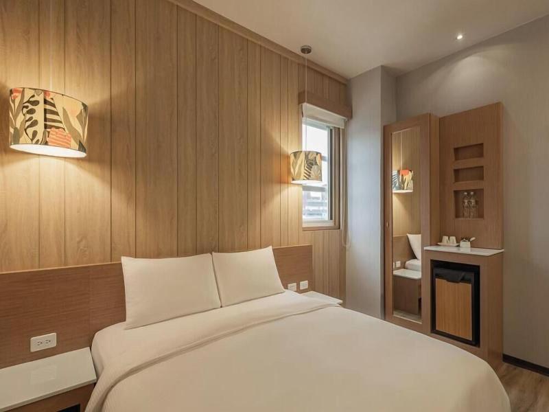 Kindness Hotel Tainan Chihkan Tower image
