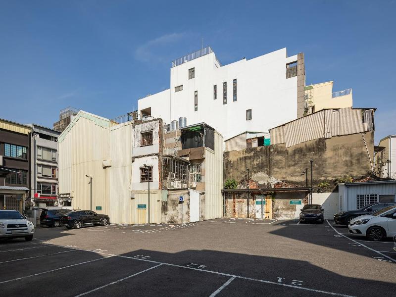 Kindness Hotel Tainan Chihkan Tower image