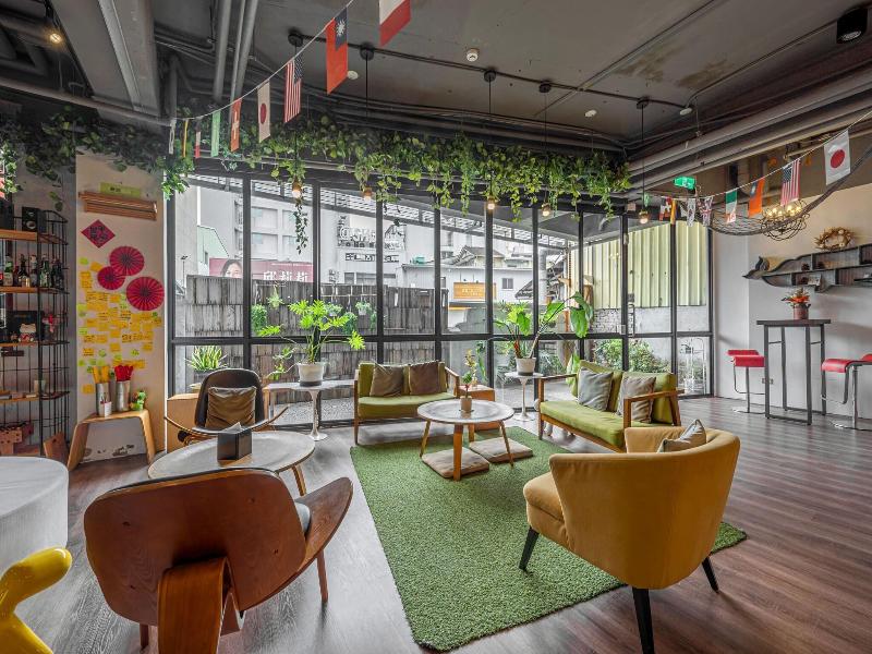 LIGHT HOSTEL TAINAN image