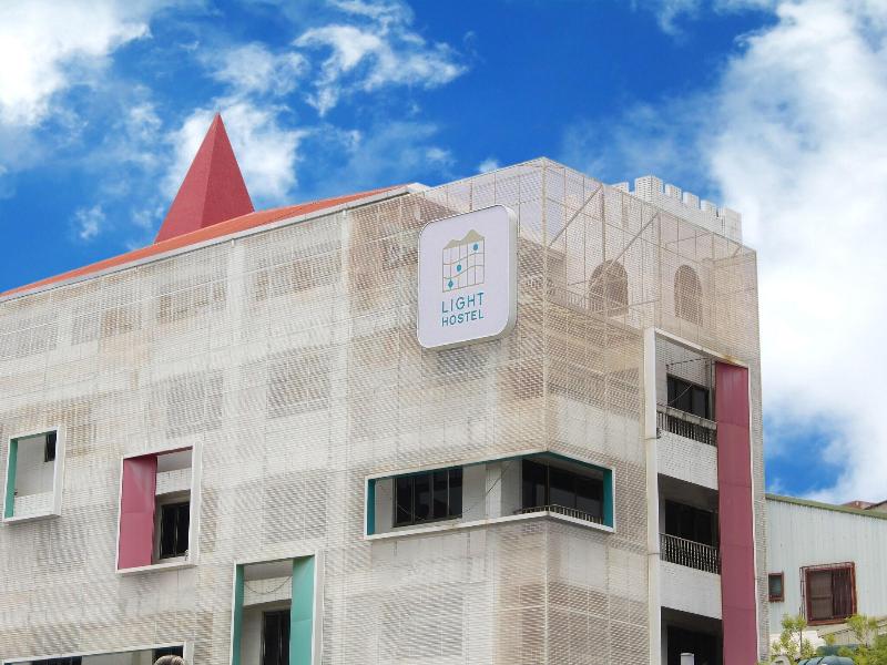 LIGHT HOSTEL TAINAN image