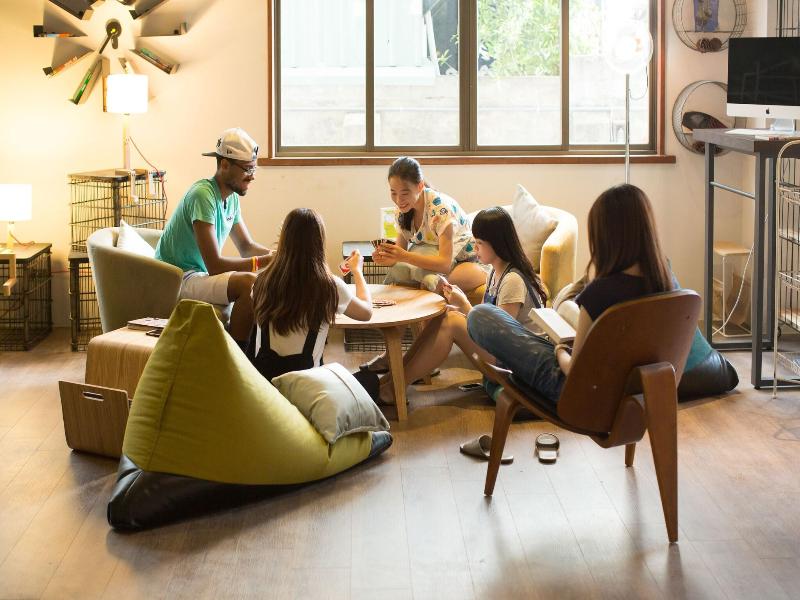 LIGHT HOSTEL TAINAN image